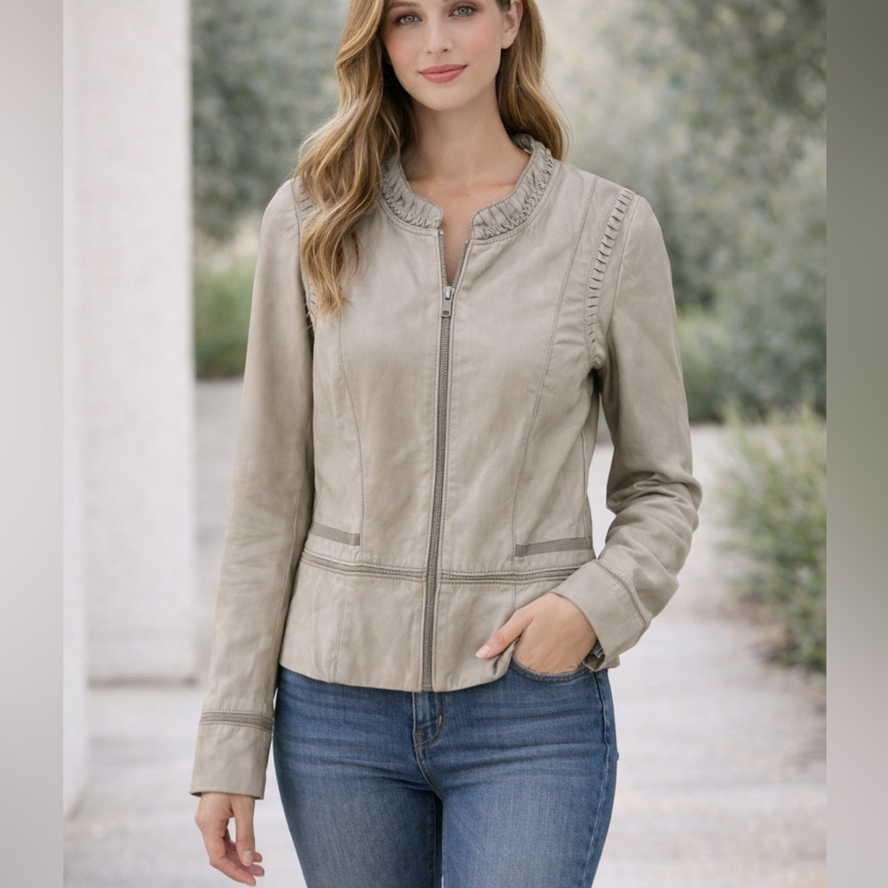Danier Genuine Leather Jacket – Size XS